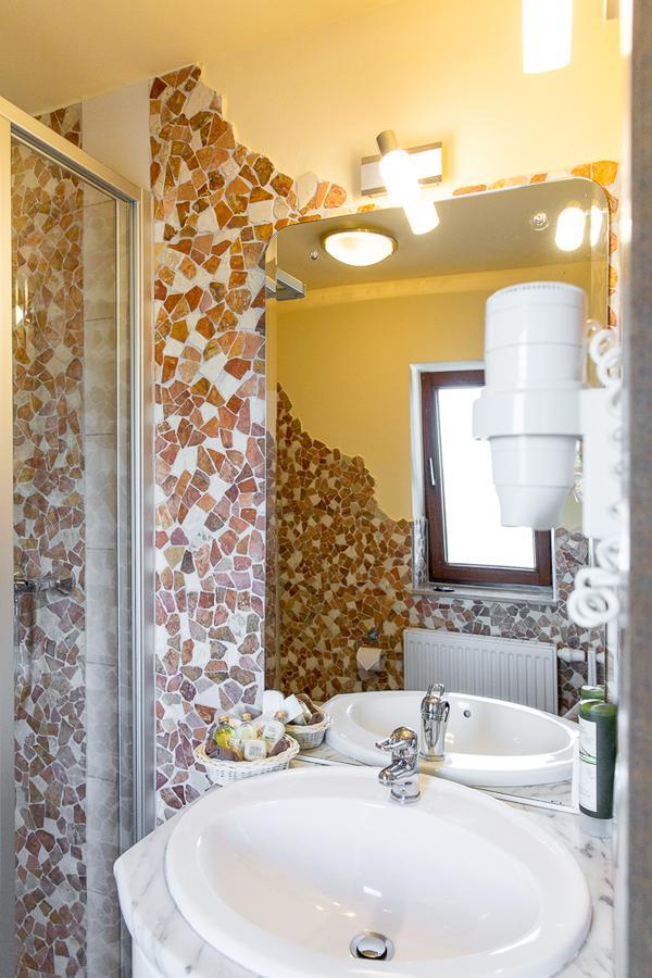 Kraeuterhotel Garni Zur Klostergrotte Nohra  外观 照片