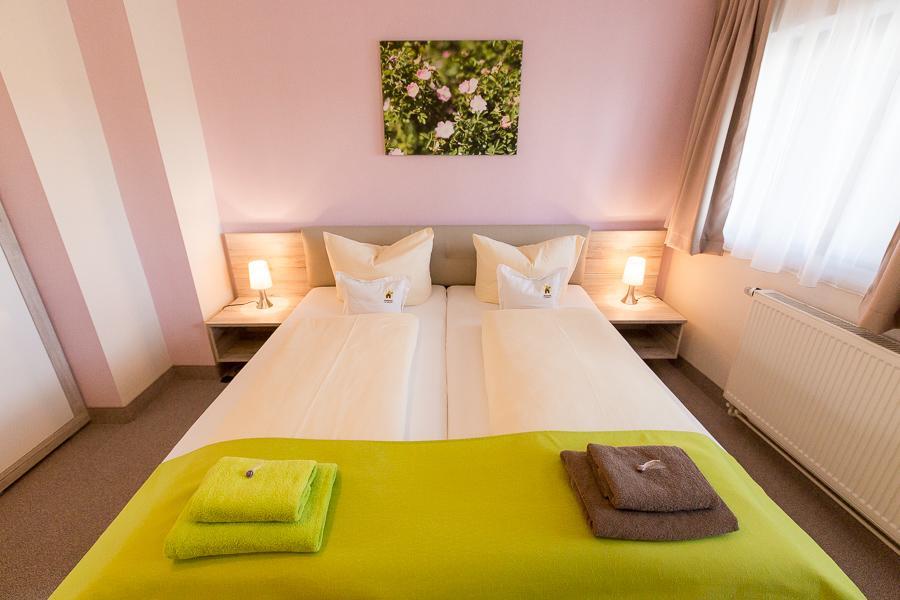 Kraeuterhotel Garni Zur Klostergrotte Nohra  外观 照片