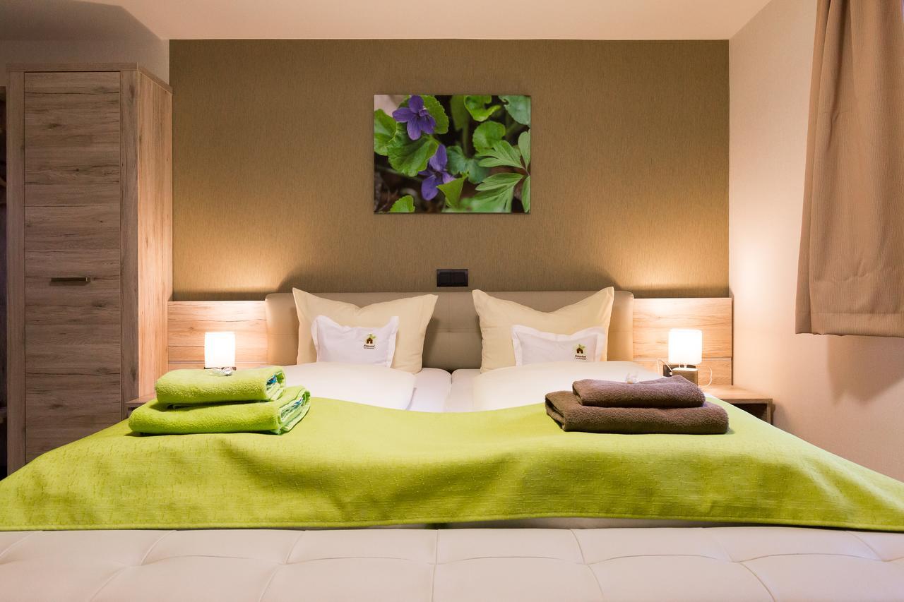 Kraeuterhotel Garni Zur Klostergrotte Nohra  外观 照片