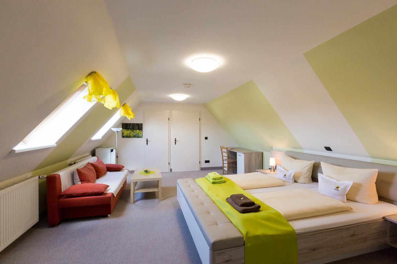 Kraeuterhotel Garni Zur Klostergrotte Nohra  外观 照片