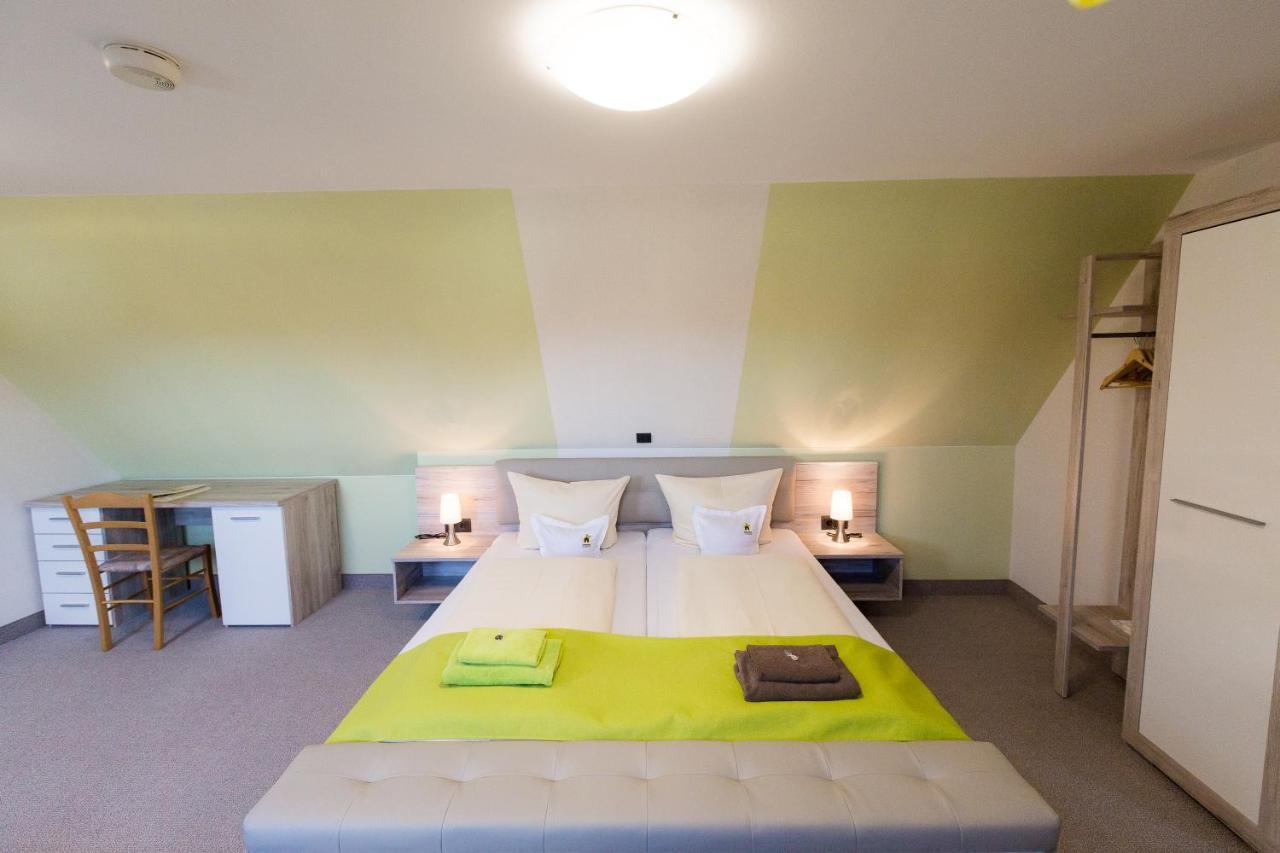 Kraeuterhotel Garni Zur Klostergrotte Nohra  外观 照片