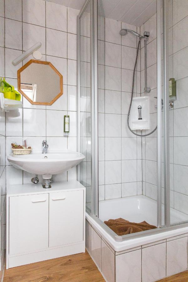 Kraeuterhotel Garni Zur Klostergrotte Nohra  外观 照片